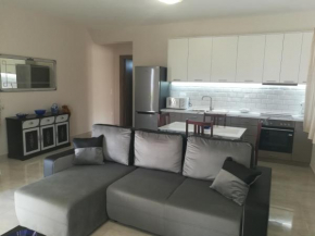 Kali Luxury Apartments -Silver-